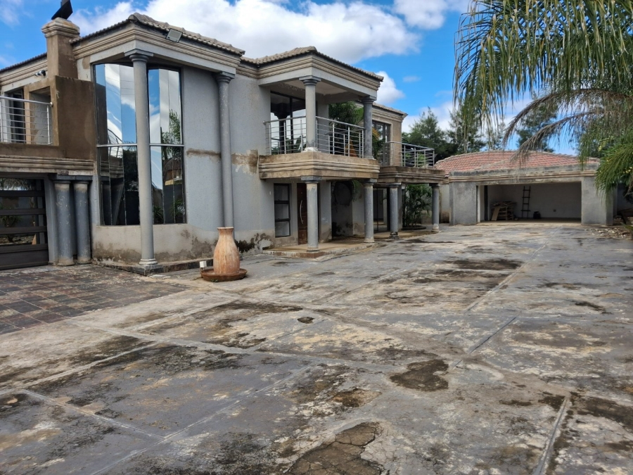 6 Bedroom Property for Sale in Modjadji Limpopo