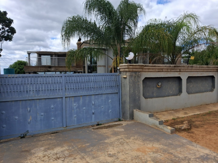 6 Bedroom Property for Sale in Modjadji Limpopo