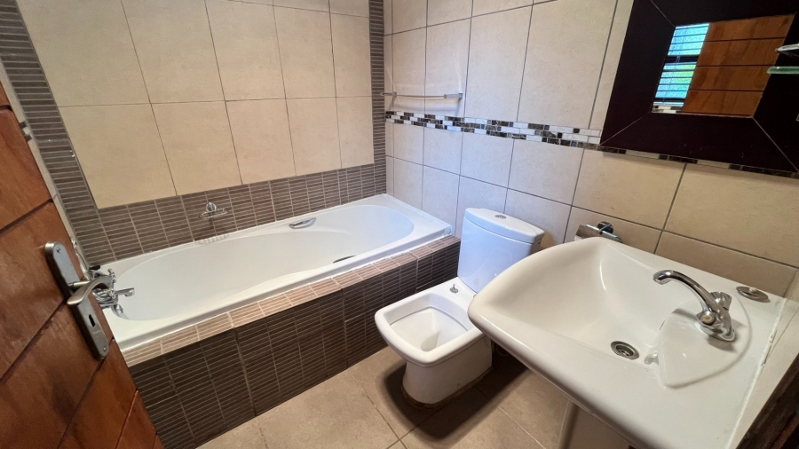 3 Bedroom Property for Sale in Bendor Limpopo