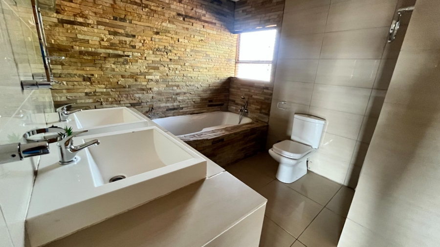3 Bedroom Property for Sale in Bendor Limpopo