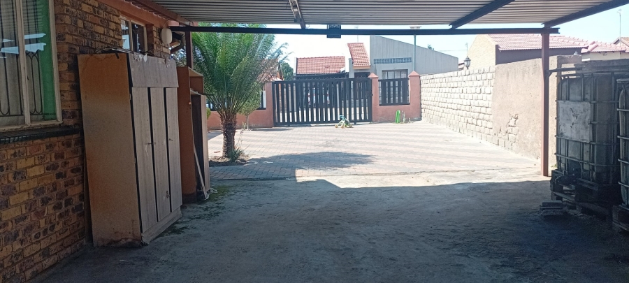 3 Bedroom Property for Sale in Seshego 9B Limpopo