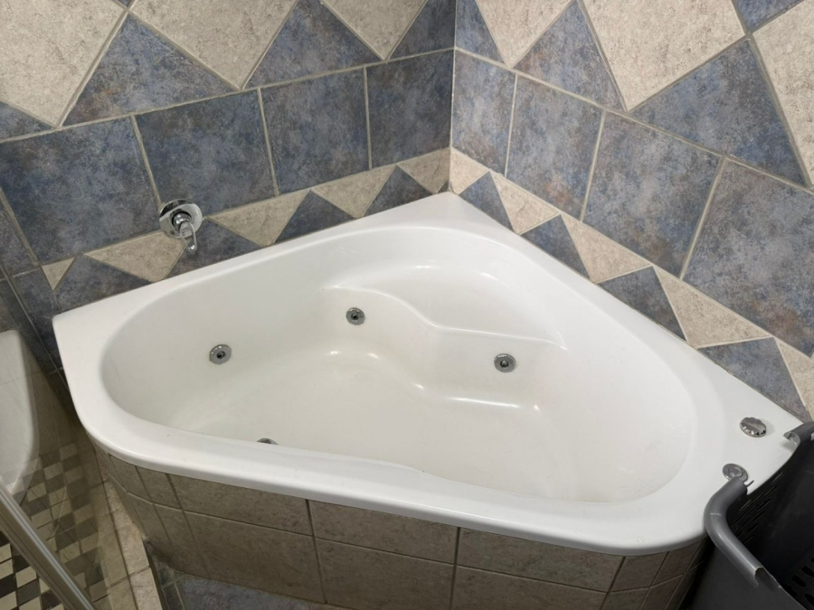5 Bedroom Property for Sale in Bendor Limpopo