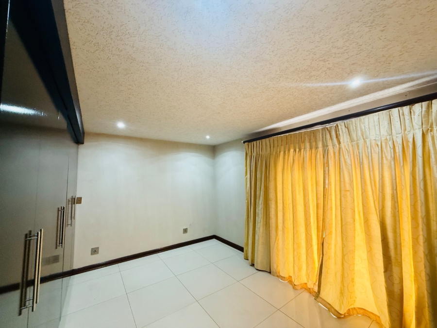 6 Bedroom Property for Sale in Bendor Limpopo