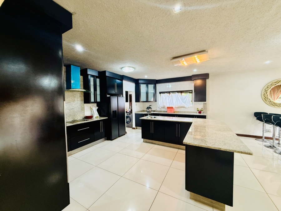 6 Bedroom Property for Sale in Bendor Limpopo