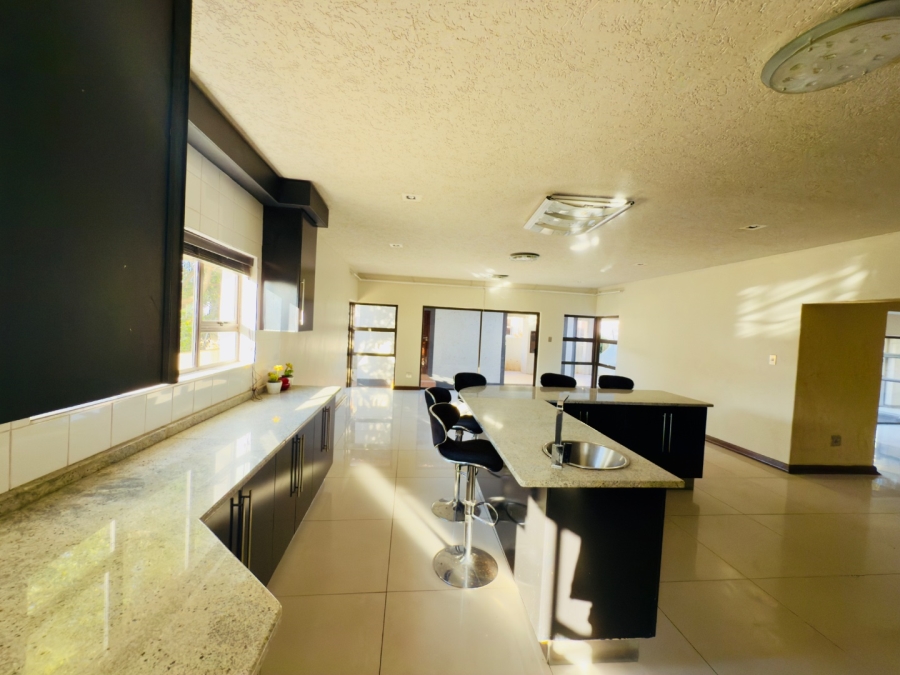 6 Bedroom Property for Sale in Bendor Limpopo
