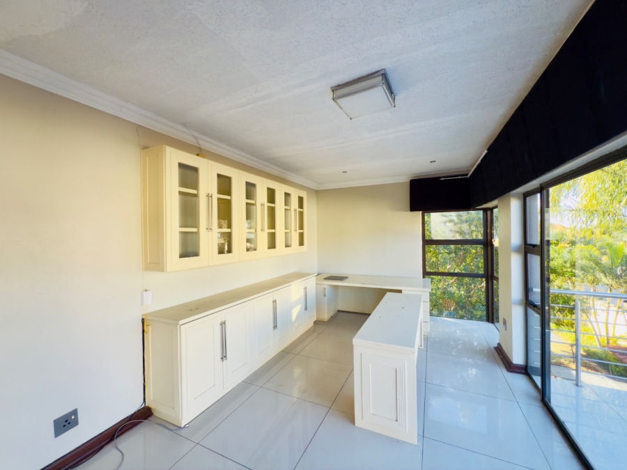 6 Bedroom Property for Sale in Bendor Limpopo