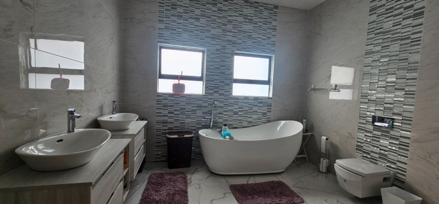 5 Bedroom Property for Sale in Celtic Meadows Limpopo