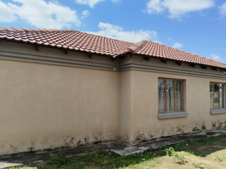 To Let 3 Bedroom Property for Rent in Mahlako-A-Phahla Gardens Limpopo