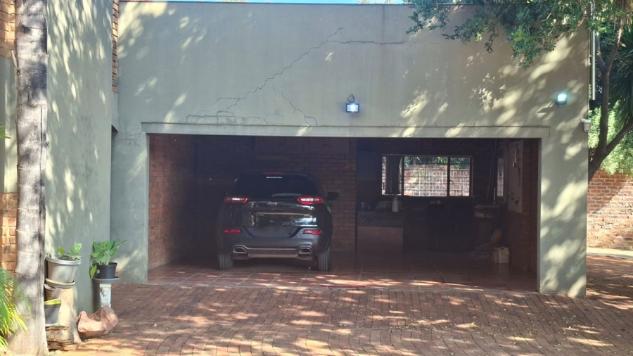 4 Bedroom Property for Sale in Chroompark Limpopo