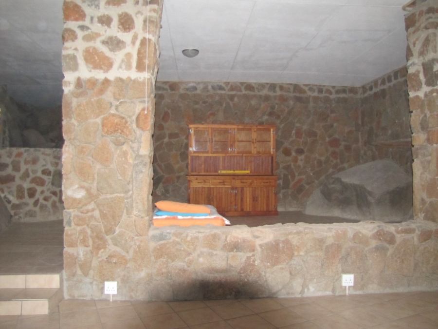 To Let Commercial Property for Rent in Roossenekal AH Limpopo
