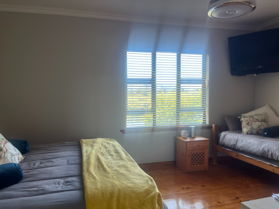 5 Bedroom Property for Sale in Clearwaters Cove Limpopo