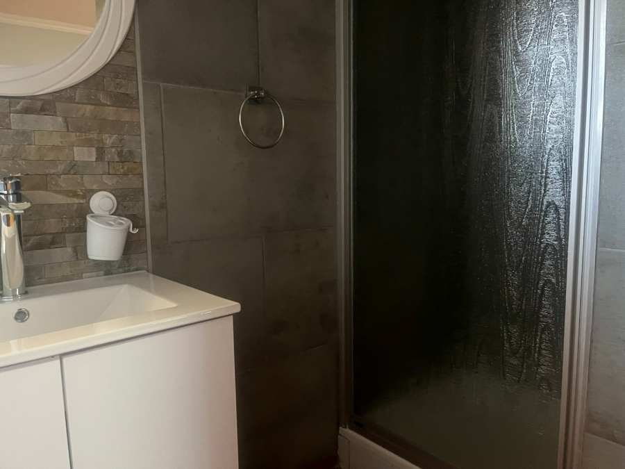 5 Bedroom Property for Sale in Clearwaters Cove Limpopo