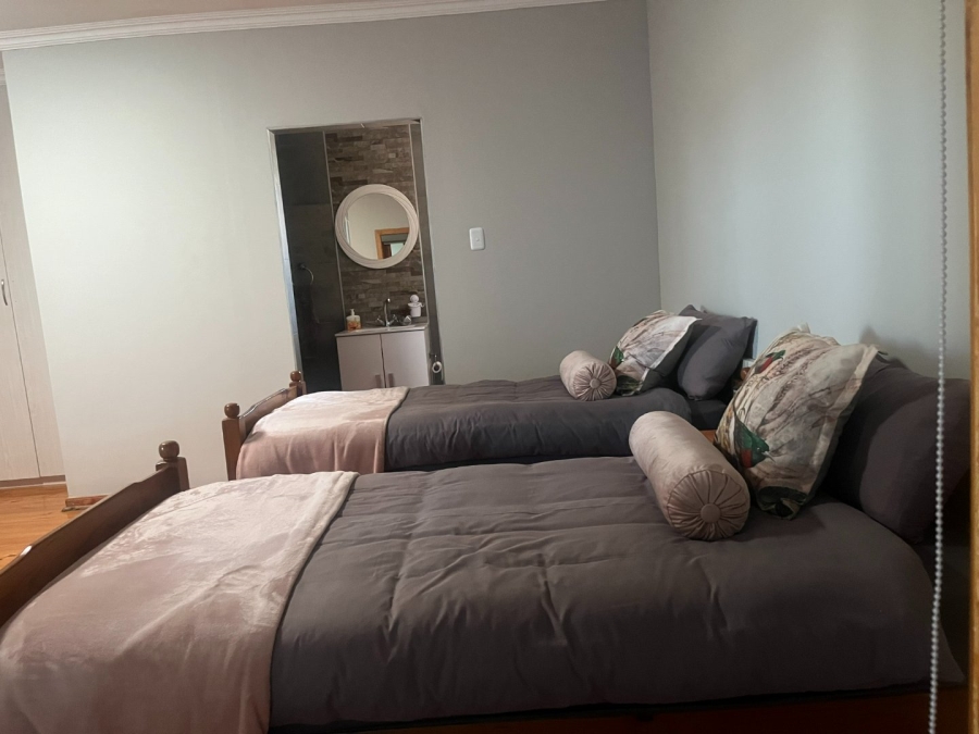 5 Bedroom Property for Sale in Clearwaters Cove Limpopo