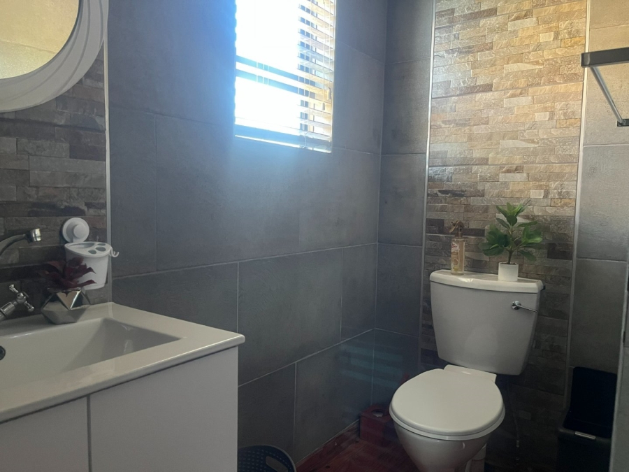 5 Bedroom Property for Sale in Clearwaters Cove Limpopo