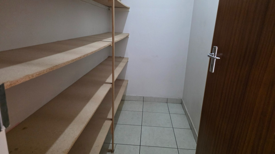 To Let Commercial Property for Rent in Sentra Park Limpopo
