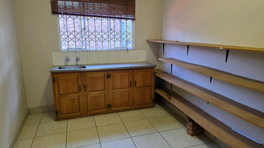 To Let Commercial Property for Rent in Sentra Park Limpopo