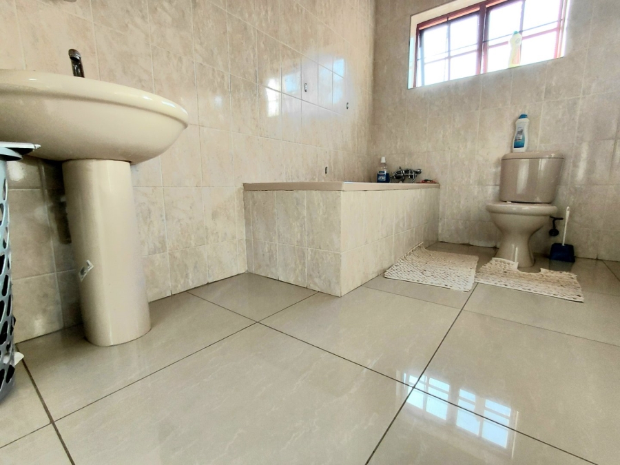 3 Bedroom Property for Sale in Mahlako-A-Phahla Gardens Limpopo
