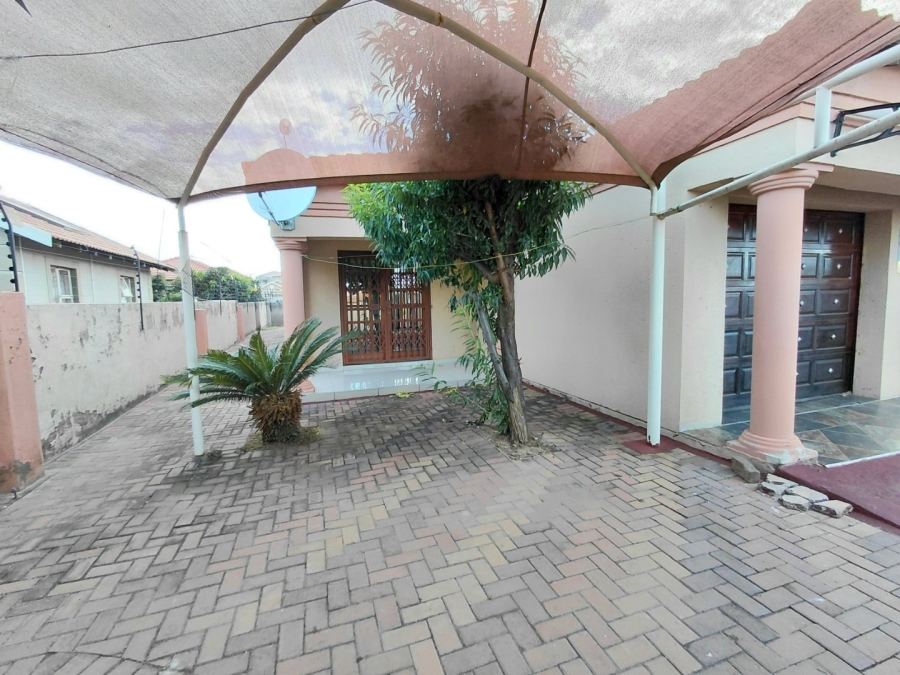 3 Bedroom Property for Sale in Mahlako-A-Phahla Gardens Limpopo