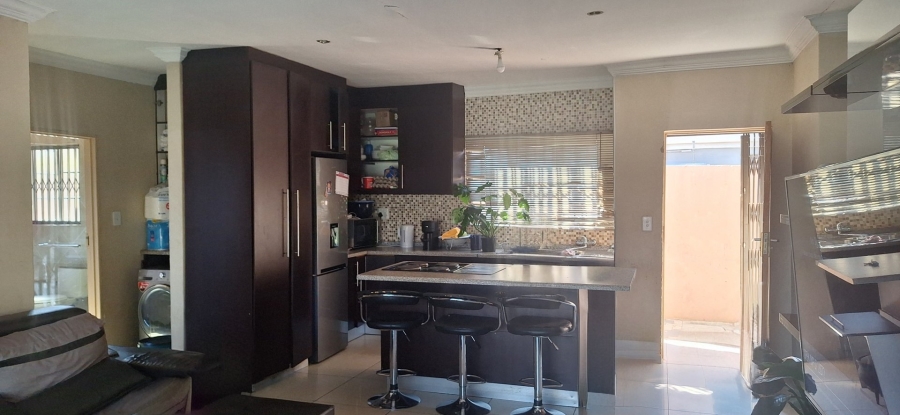 To Let 2 Bedroom Property for Rent in Chroompark Limpopo