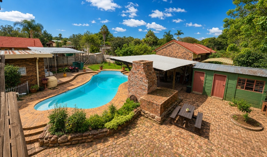 4 Bedroom Property for Sale in Fauna Park Limpopo