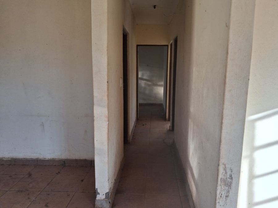 3 Bedroom Property for Sale in Lenyenye Limpopo