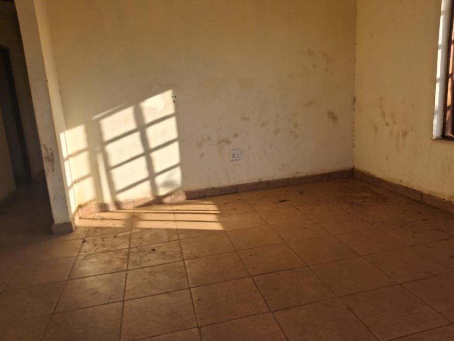 3 Bedroom Property for Sale in Lenyenye Limpopo