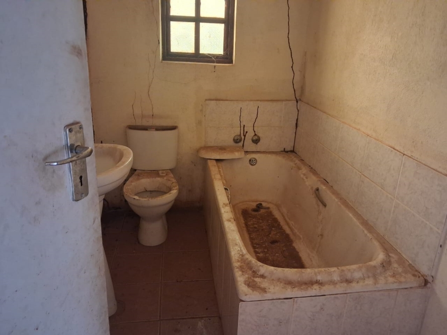 3 Bedroom Property for Sale in Lenyenye Limpopo