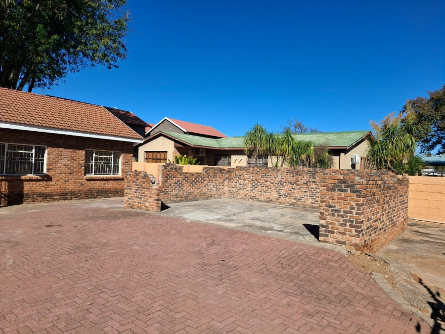 To Let 3 Bedroom Property for Rent in Moregloed Limpopo