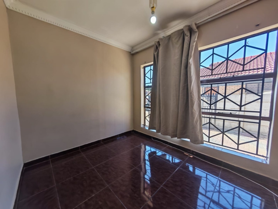3 Bedroom Property for Sale in Lesedi Park Limpopo