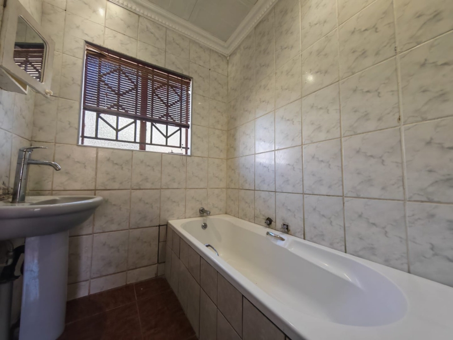 3 Bedroom Property for Sale in Lesedi Park Limpopo