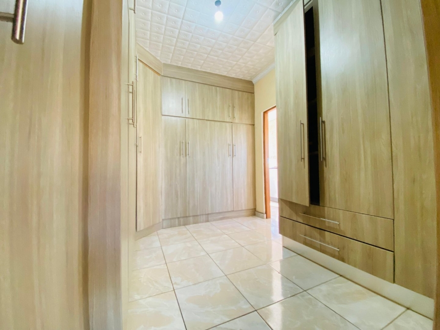 6 Bedroom Property for Sale in Gakgapane Limpopo