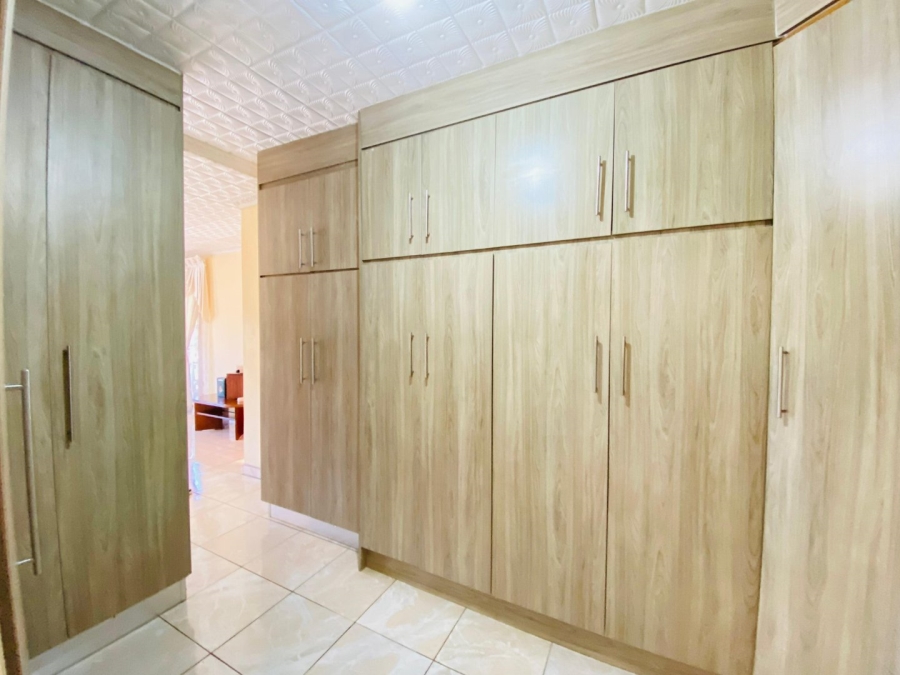 6 Bedroom Property for Sale in Gakgapane Limpopo