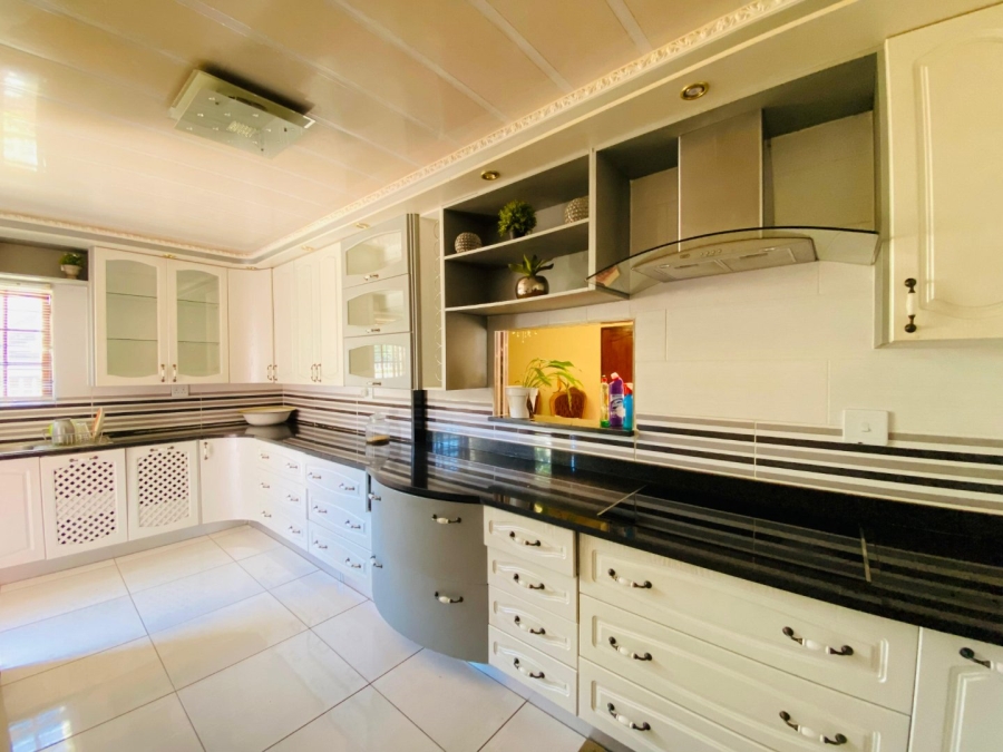 6 Bedroom Property for Sale in Gakgapane Limpopo