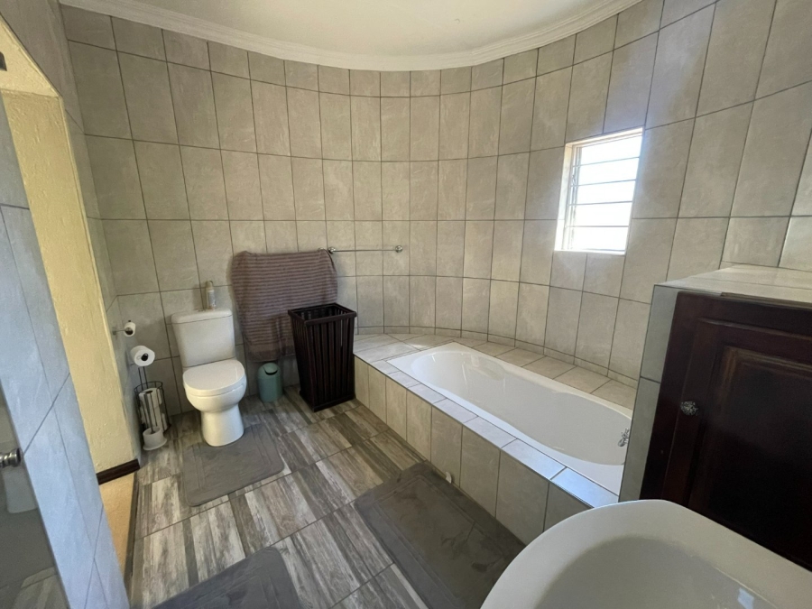 4 Bedroom Property for Sale in Bendor Limpopo