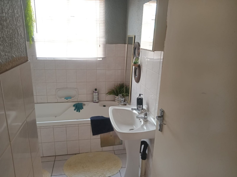 To Let 2 Bedroom Property for Rent in Bendor Limpopo