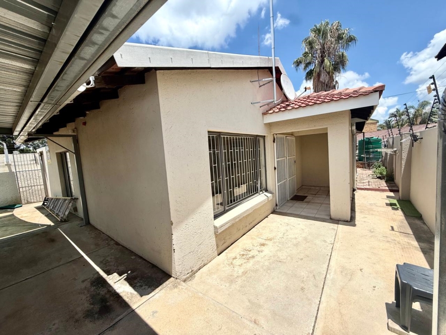 To Let 3 Bedroom Property for Rent in Bendor Limpopo