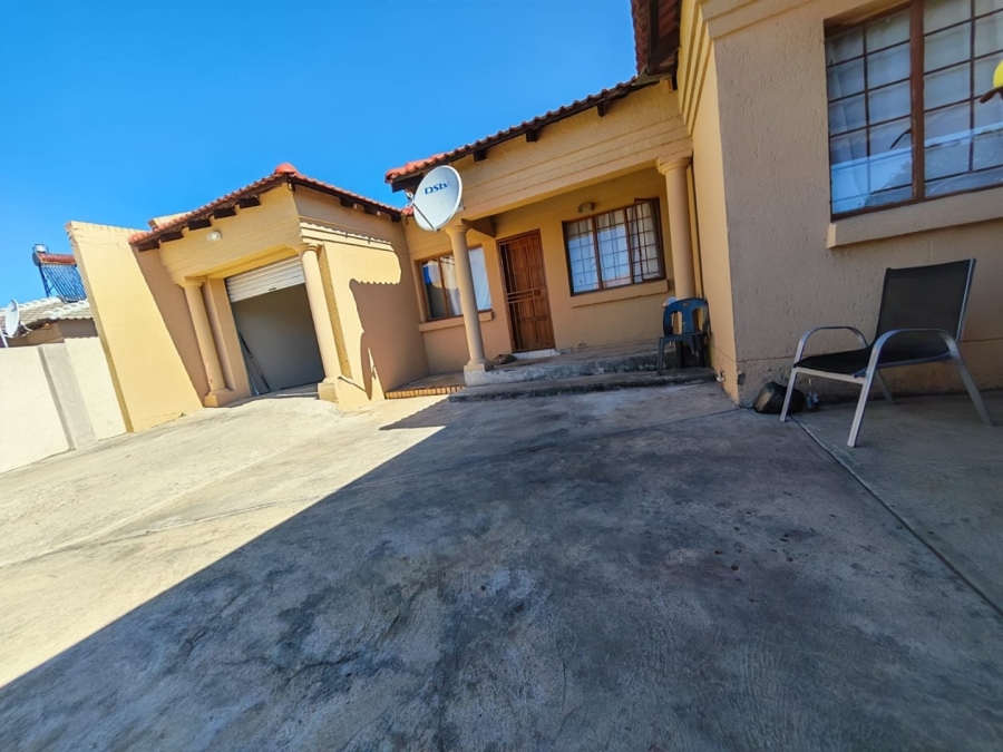 3 Bedroom Property for Sale in Rethabile Gardens Limpopo