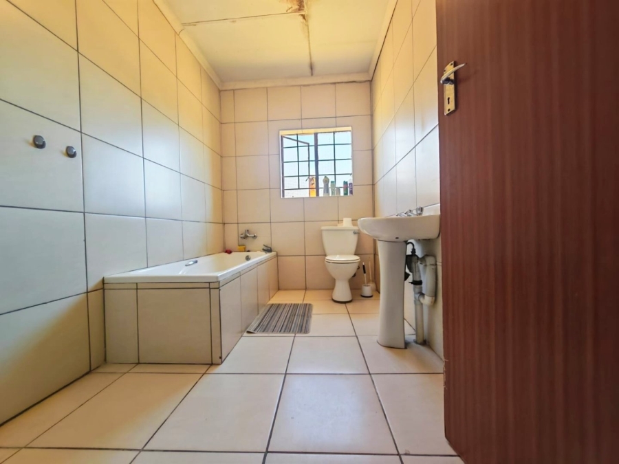 3 Bedroom Property for Sale in Rethabile Gardens Limpopo