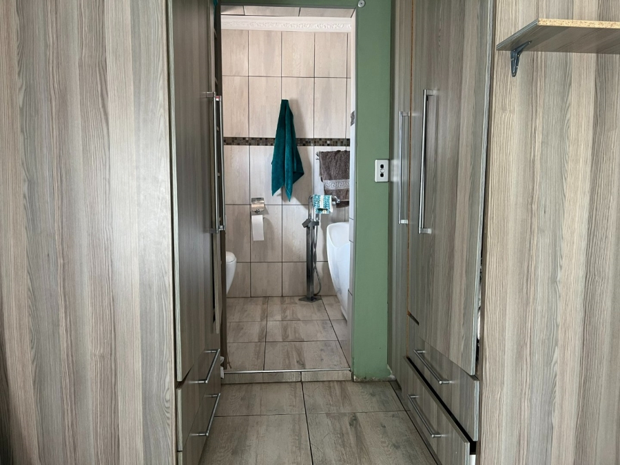 3 Bedroom Property for Sale in Fauna Park Limpopo