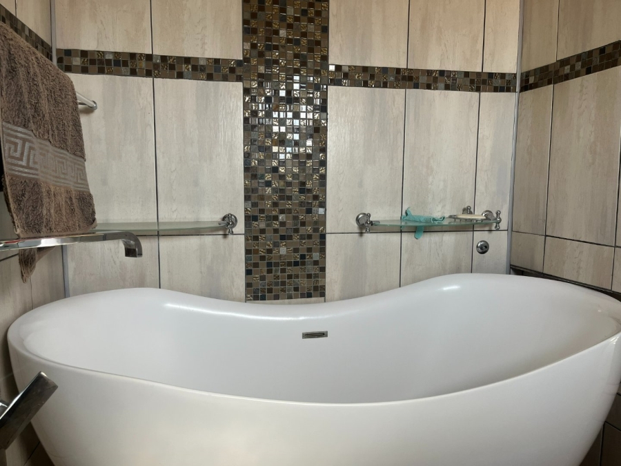 3 Bedroom Property for Sale in Fauna Park Limpopo