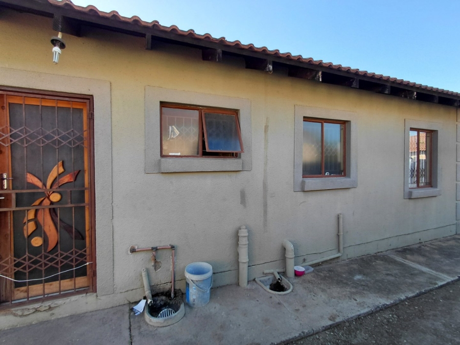 3 Bedroom Property for Sale in Mahlako-A-Phahla Gardens Limpopo