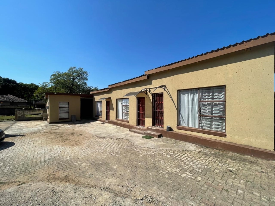 11 Bedroom Property for Sale in Aquapark Limpopo