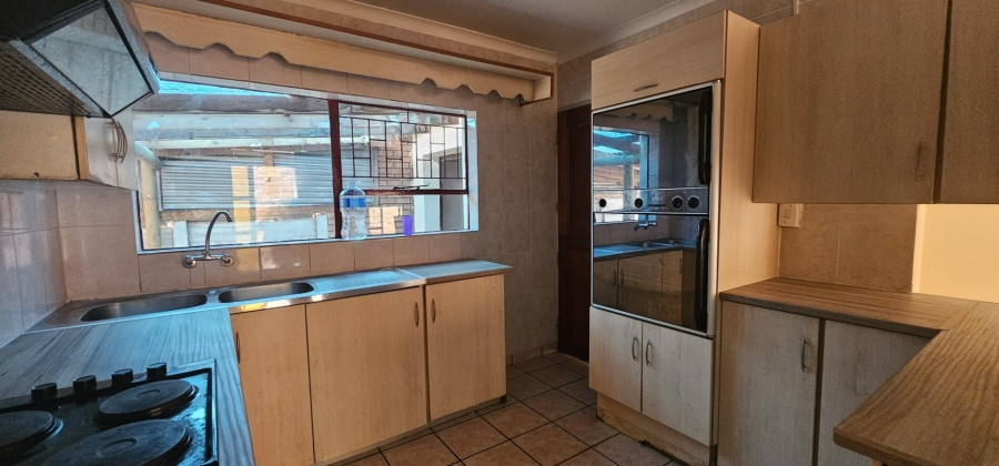To Let 3 Bedroom Property for Rent in Bendor Limpopo