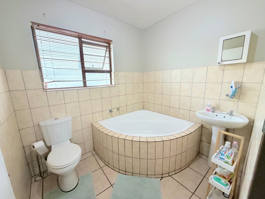 2 Bedroom Property for Sale in Penina Park Ext 2 Limpopo
