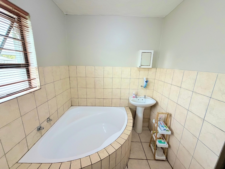 2 Bedroom Property for Sale in Penina Park Ext 2 Limpopo
