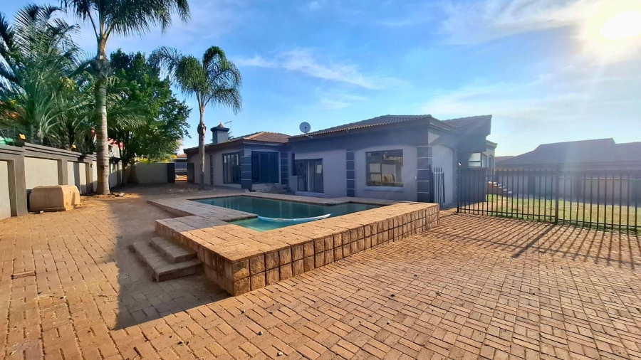 To Let 4 Bedroom Property for Rent in Sterpark Limpopo