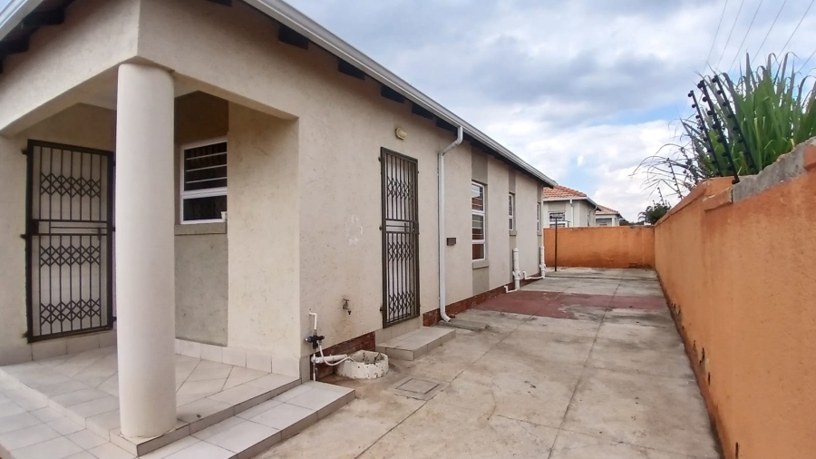 To Let 3 Bedroom Property for Rent in Southern Gateway Limpopo