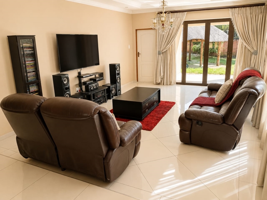 6 Bedroom Property for Sale in Bendor Limpopo
