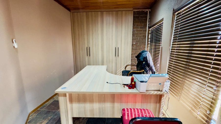 To Let Commercial Property for Rent in Ladine Limpopo