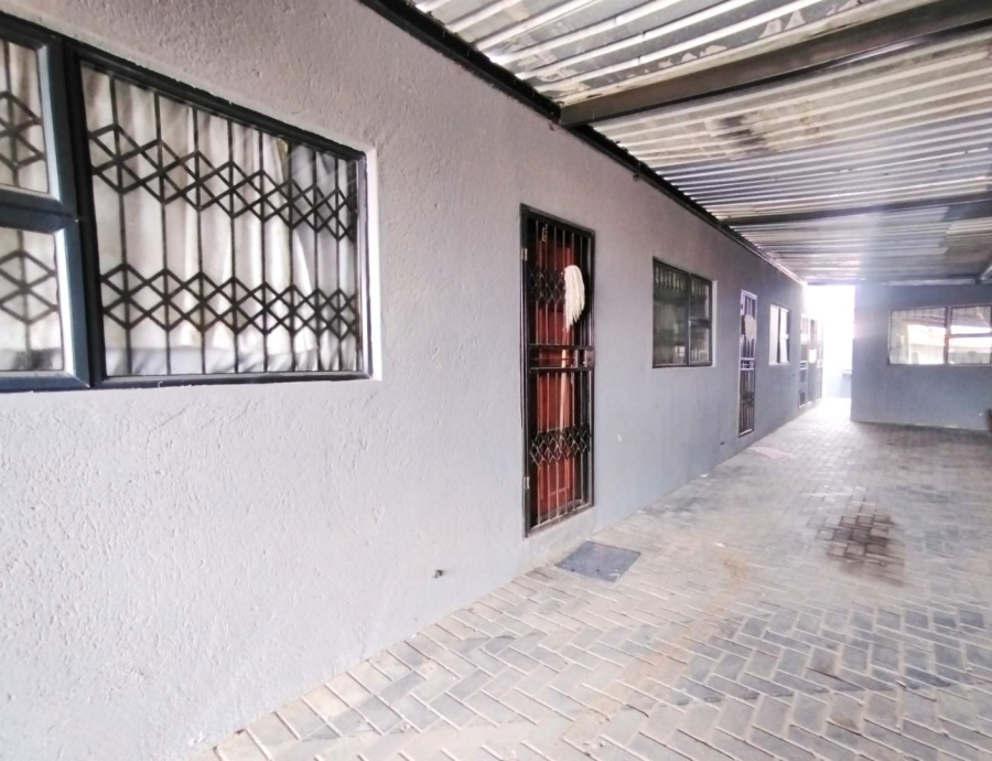 1 Bedroom Property for Sale in Seshego Limpopo